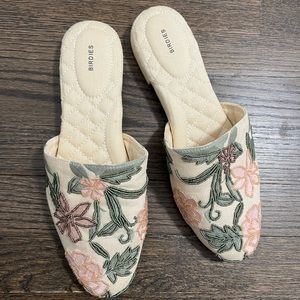 Birdies the songbird - linen flora mules